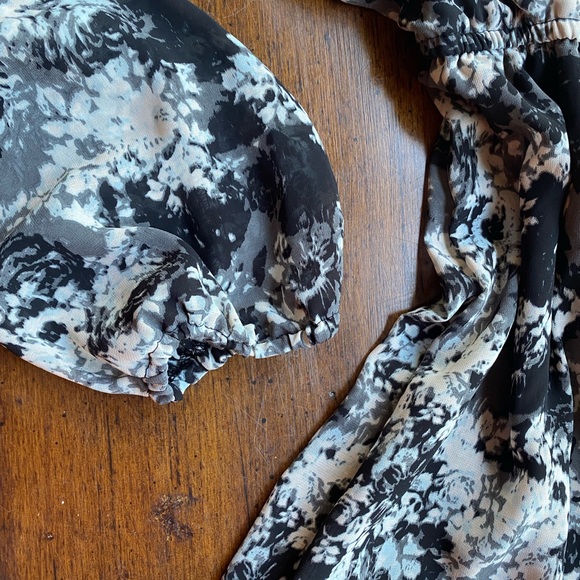 This dress is positively perfect! - Picture 2 of 5